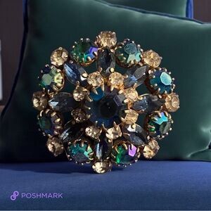 💖 Radiant Crystal Statement Brooch 💖